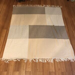 Texteis Penedo gray & ivory color block throw blanket